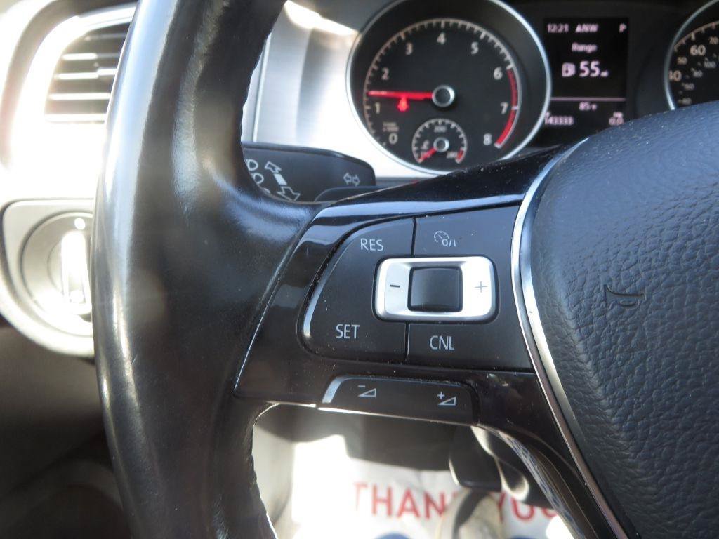 Used 2017 Volkswagen Golf S FWD image 14