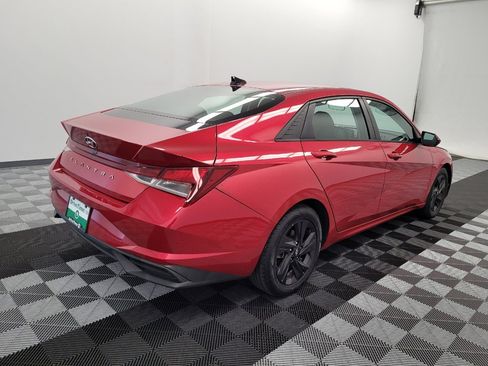 Used 2021 Hyundai Elantra SEL w/ Convenience Package FWD image 9