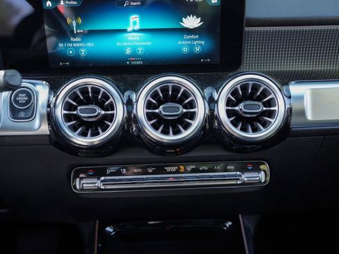 Used 2022 Mercedes-Benz GLB 250 4MATIC w/ Premium Package Lite image 32