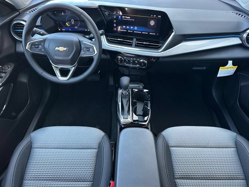 New 2026 Chevrolet Trax LT w/ LT Convenience Package FWD image 13