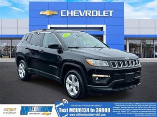 Used 2019 Jeep Compass Latitude video 1