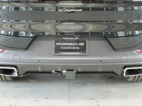 Certified 2025 Porsche Cayenne AWD/4WD image 39