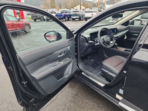 New 2026 Nissan Kicks SR image 10