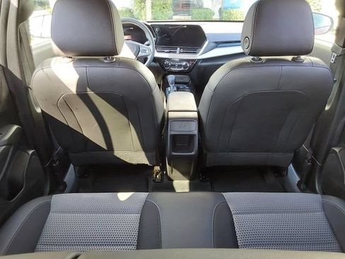 Used 2025 Chevrolet Trax LT FWD image 9