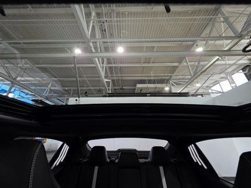 Used 2025 Toyota Camry SE image 16