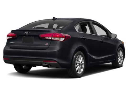 Used 2018 Kia Forte S w/ S Technology Plus Package FWD image 2
