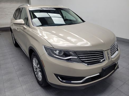 Used 2017 Lincoln MKX Select w/ Cargo Utility Package FWD image 13