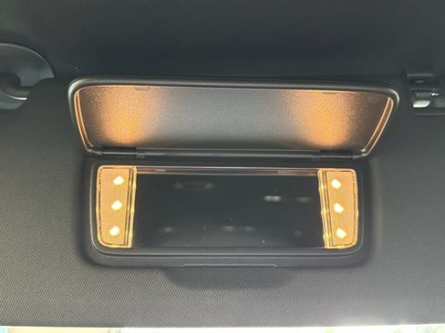 Used 2023 Chevrolet Traverse LT FWD image 53