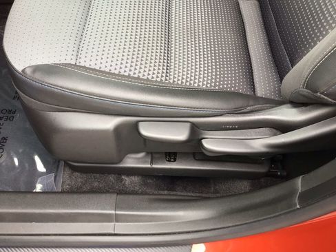 Used 2024 Chevrolet Trax LT w/ Driver Confidence Package FWD image 19