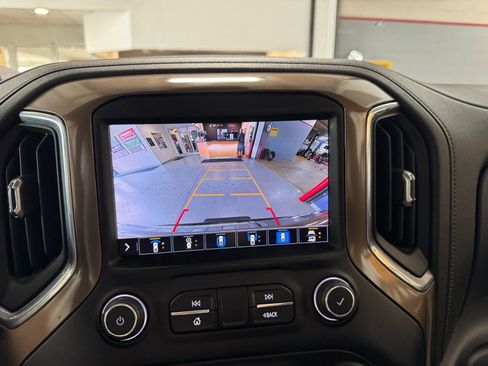 Used 2021 Chevrolet Silverado 2500 High Country w/ Z71 Off-Road Package AWD/4WD image 25