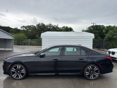 Certified 2025 BMW 740i xDrive w/ Premium Package AWD/4WD image 3