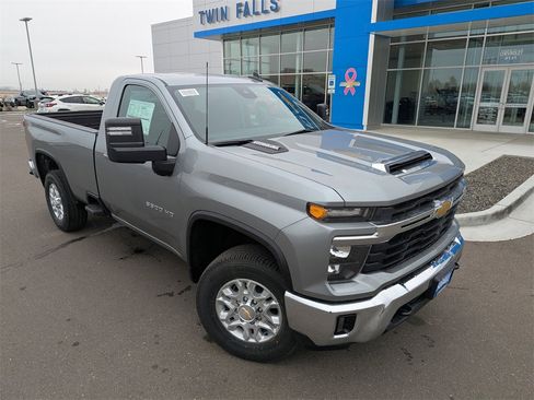 New 2026 Chevrolet Silverado 3500 LT image 2
