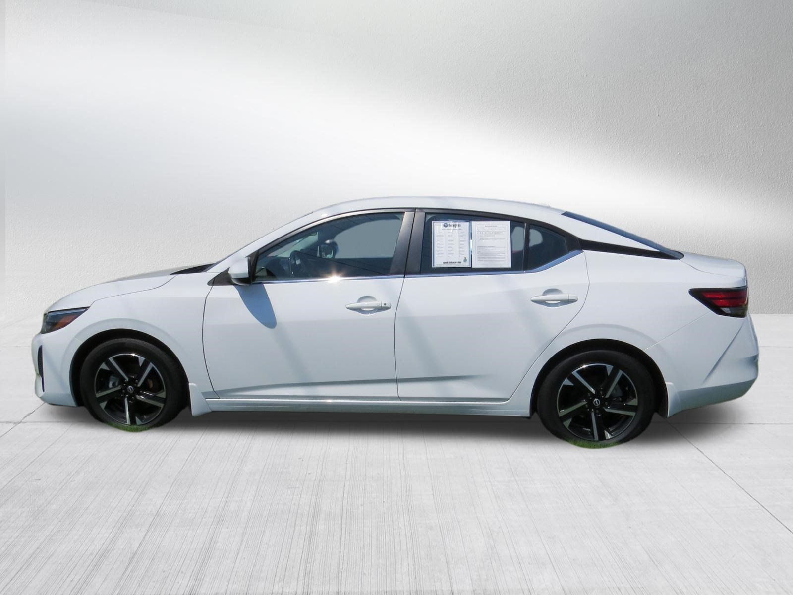 Used 2025 Nissan Sentra SV FWD image 6
