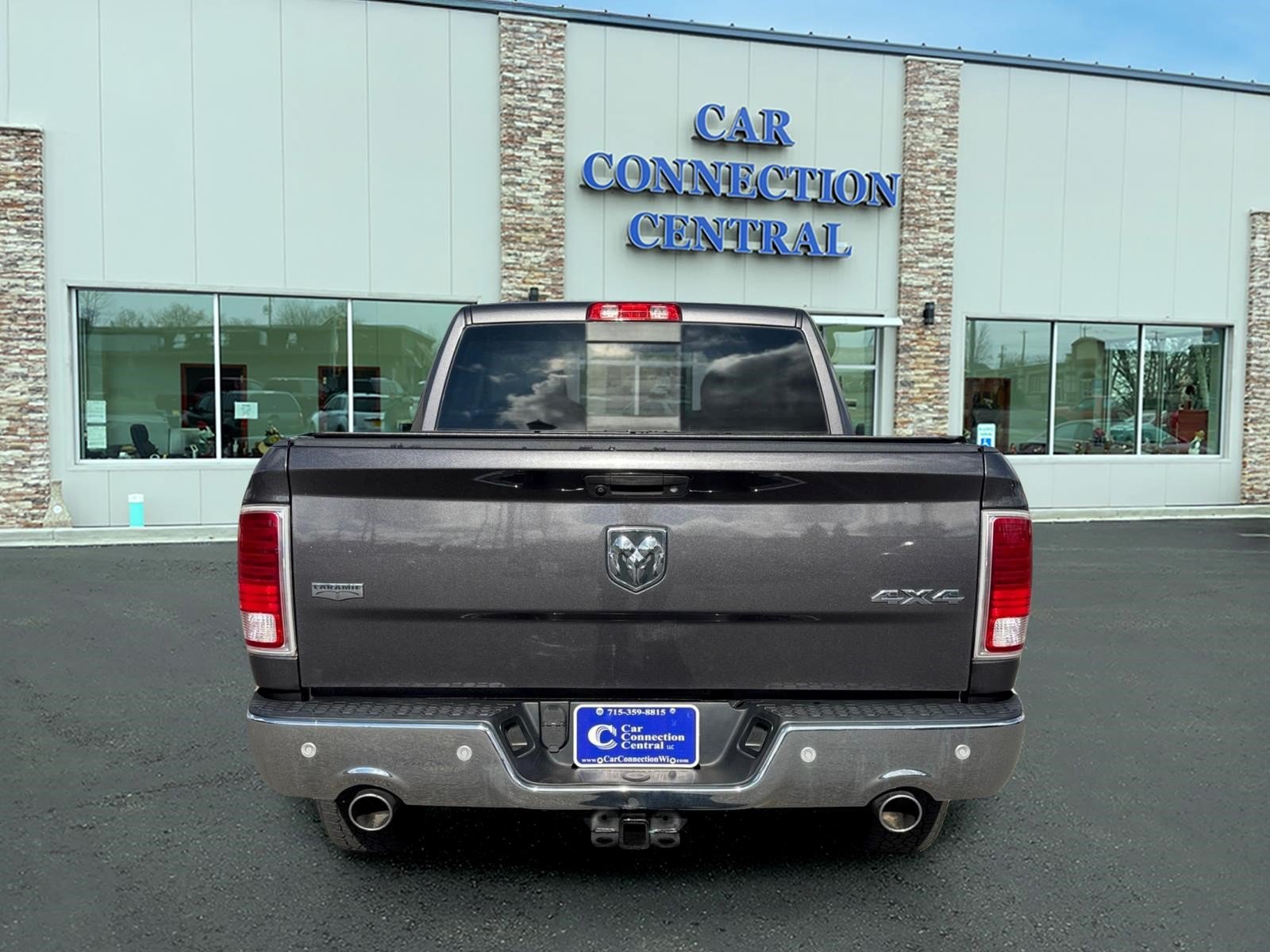 Used 2017 RAM 1500 Laramie w/ Convenience Group AWD/4WD image 4