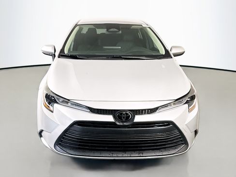 Used 2024 Toyota Corolla LE FWD image 2