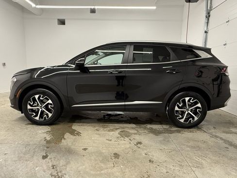 Used 2023 Kia Sportage EX image 8
