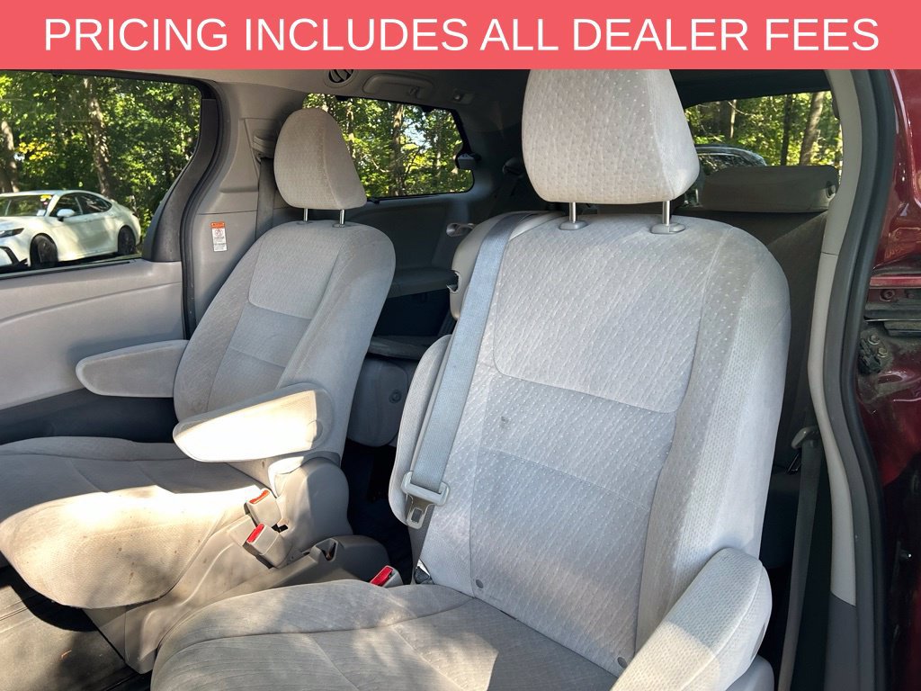Used 2015 Toyota Sienna LE FWD image 16