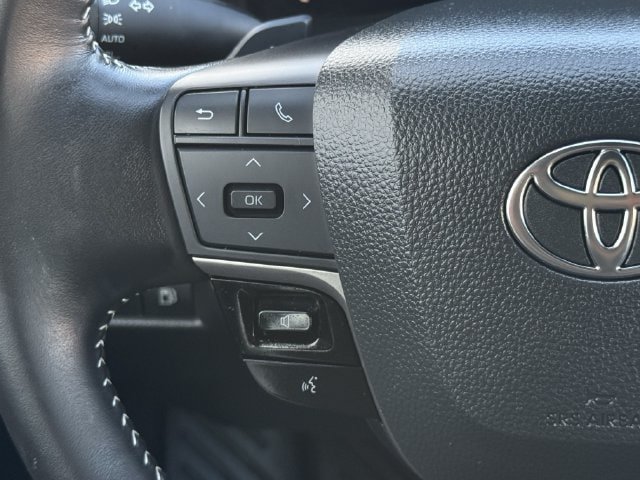 Used 2025 Toyota Camry SE FWD image 14
