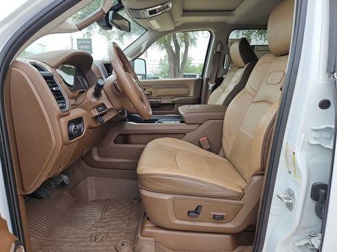 Used 2024 RAM 2500 Limited image 9