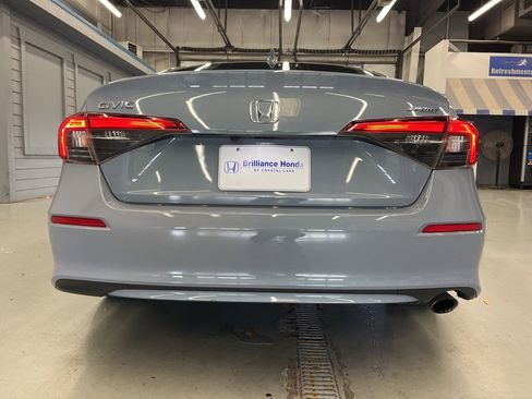 Used 2023 Honda Civic Sport image 6