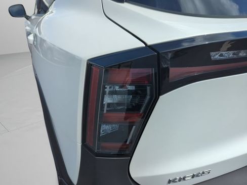 Certified 2025 Nissan Kicks SR FWD image 43