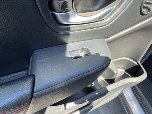 Used 2025 Honda Pilot Black Edition image 15