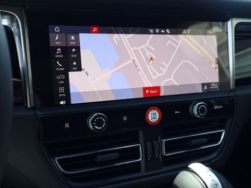 New 2026 Porsche Macan AWD/4WD image 18