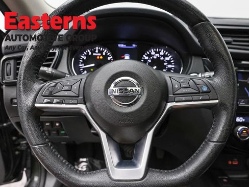 Used 2019 Nissan Rogue SV w/ Sun & Sound Touring Package AWD/4WD image 10