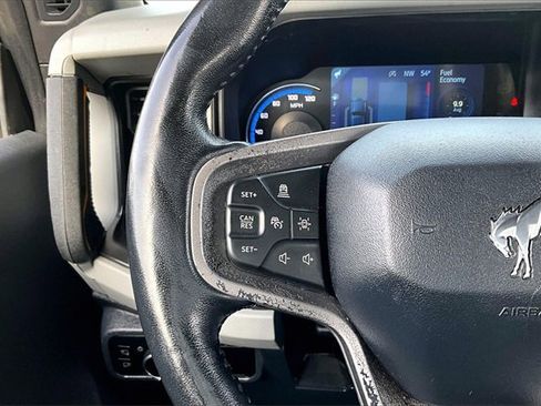 Used 2023 Ford Bronco Badlands image 11