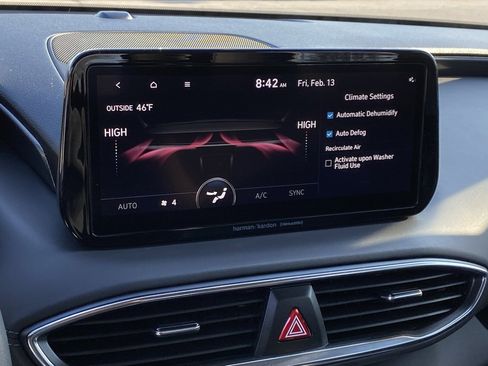 Used 2023 Hyundai Santa Fe SEL w/ Premium Package image 17