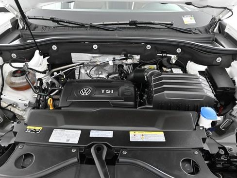 Certified 2022 Volkswagen Atlas SE w/ Black Wheel Package image 29