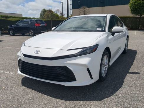 Certified 2025 Toyota Camry LE image 8