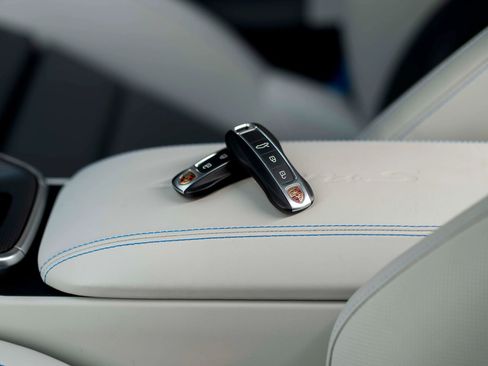 Used 2024 Porsche 911 Carrera S RWD image 27