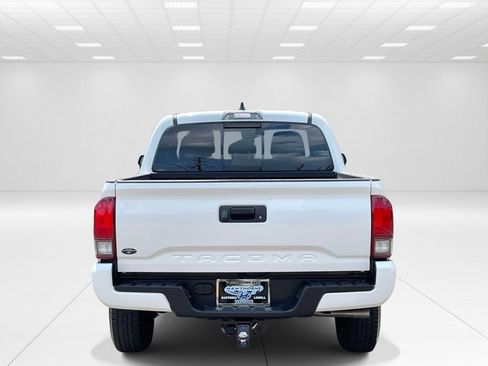 Used 2022 Toyota Tacoma SR5 w/ Technology Package RWD image 5
