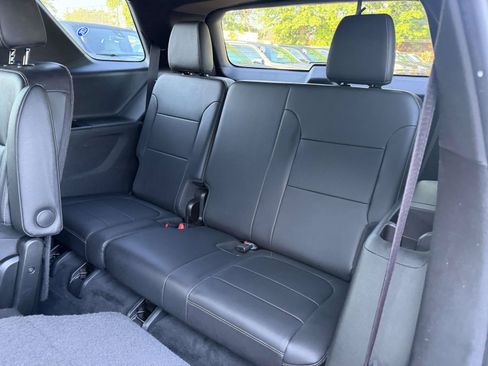 Used 2023 Chevrolet Traverse LT w/ Midnight/Sport Edition AWD/4WD image 12