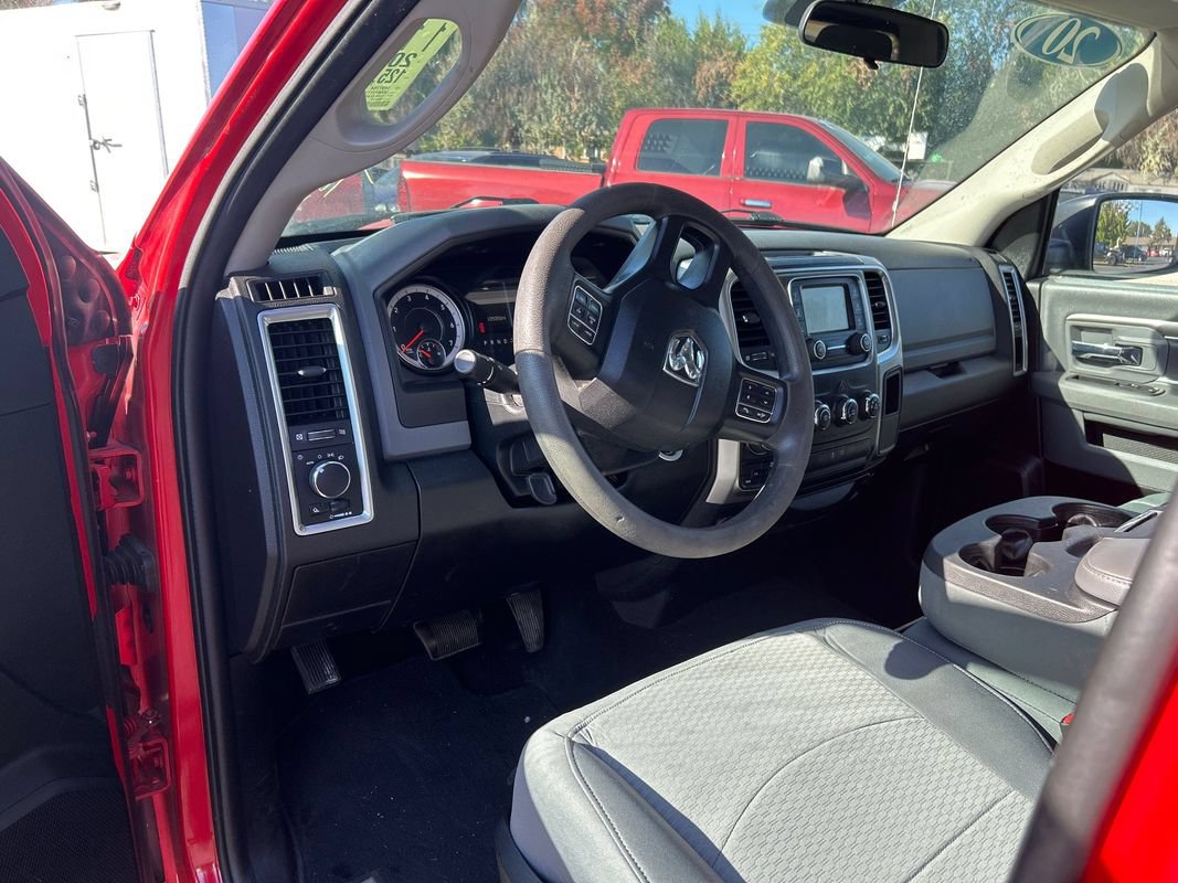 Used 2020 RAM 1500 Classic SLT AWD/4WD image 2