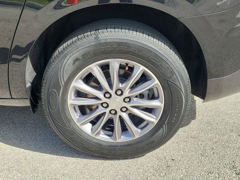 Used 2022 Buick Enclave Essence FWD image 28