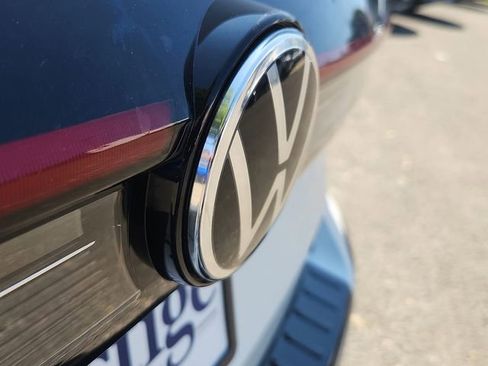 New 2025 Volkswagen Taos SE image 15