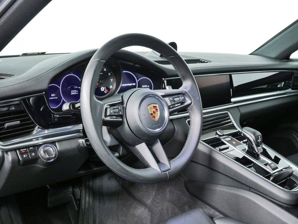 Certified 2023 Porsche Panamera image 4