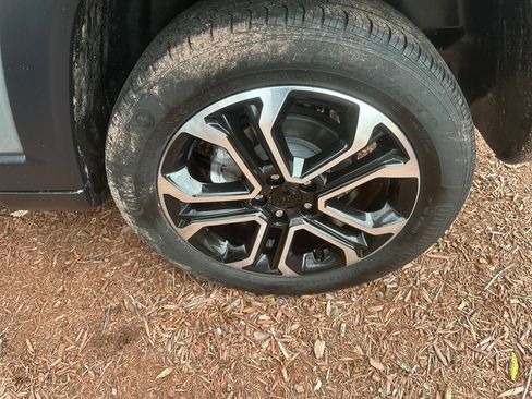 Used 2024 Jeep Compass Limited image 22