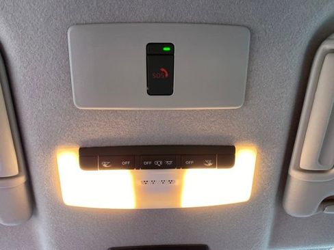 Used 2023 Nissan Kicks SR w/ SR Premium Package image 16