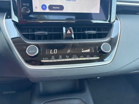 Used 2025 Toyota Corolla LE FWD image 15