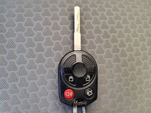 Used 2017 Ford C-MAX SE image 32