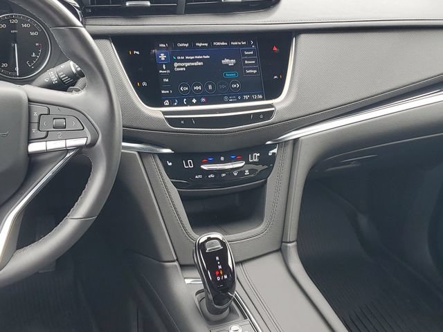Certified 2024 Cadillac XT6 Luxury w/ LPO, Floor Liner Package AWD/4WD image 29