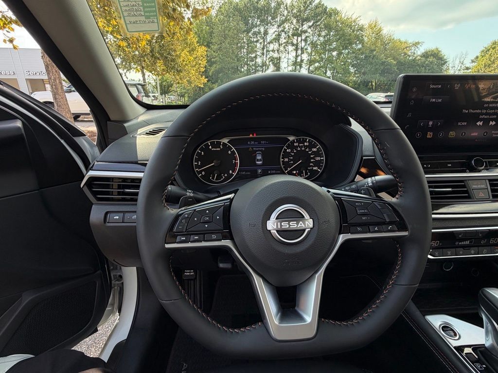 Certified 2025 Nissan Altima 2.5 SR w/ SR Premium Package FWD image 16