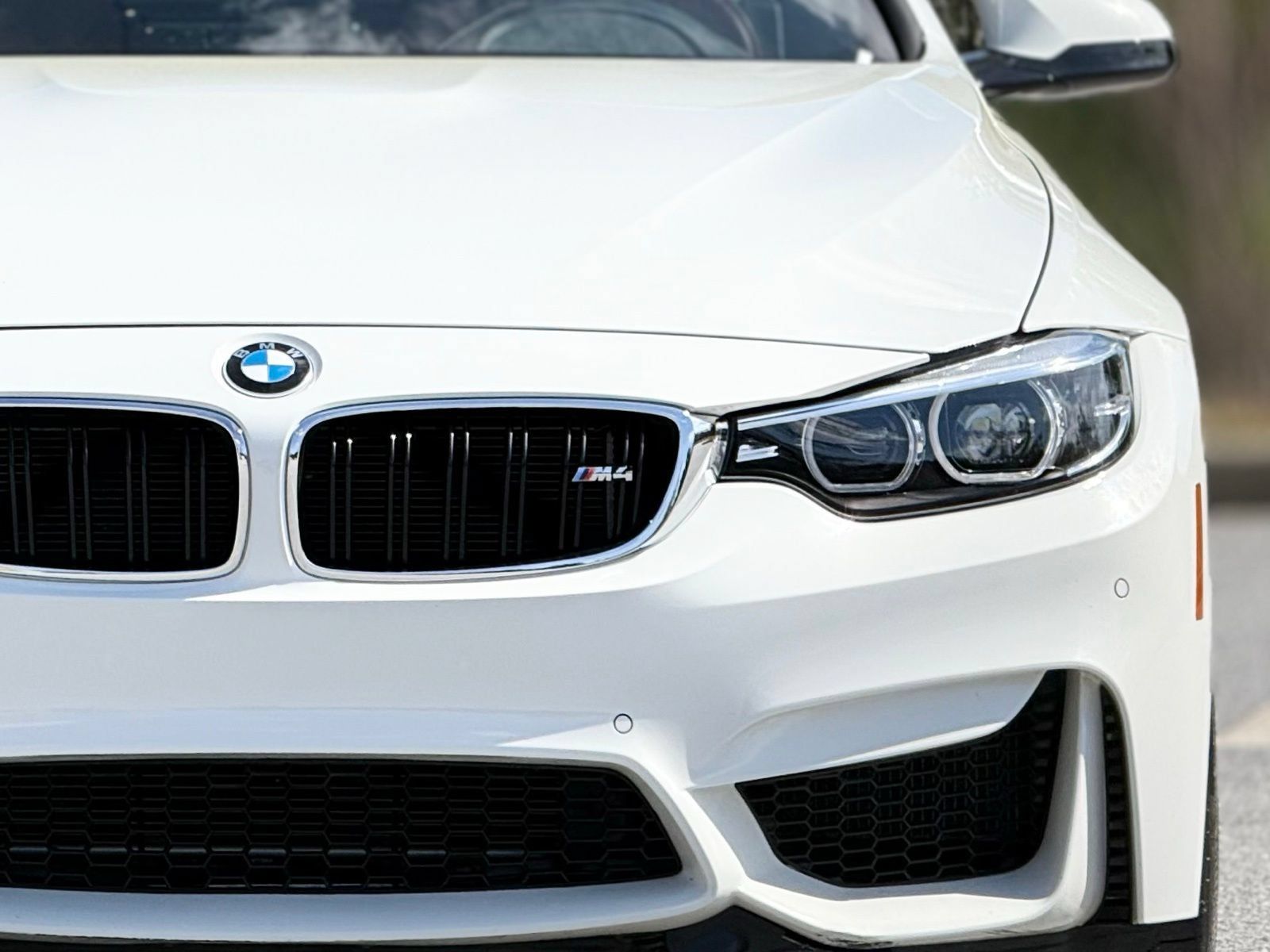 Used 2019 BMW M4 Convertible RWD image 14