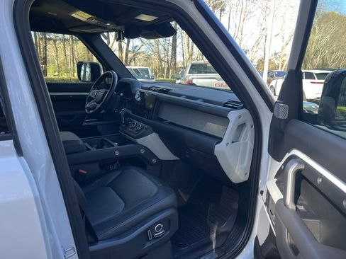 Certified 2024 Land Rover Defender 130 X-Dynamic SE image 10