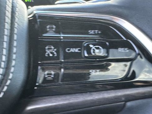 Used 2023 Jeep Grand Cherokee Overland image 30