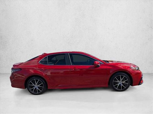 Used 2021 Toyota Camry SE image 4