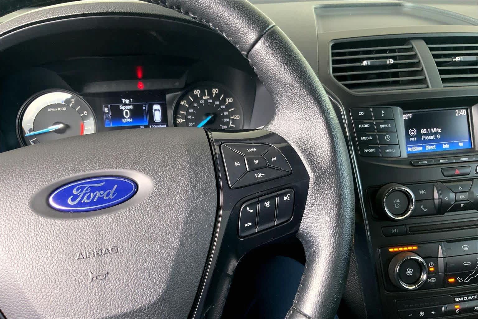 Used 2017 Ford Explorer XLT FWD image 23